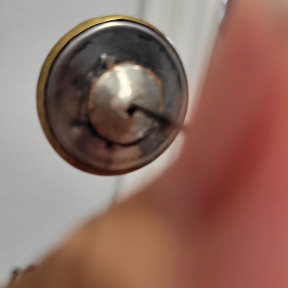 Two Antique Glass Hat Pins Victorian Pair Gold tone filigree openwork romantic - Picture 4 of 10